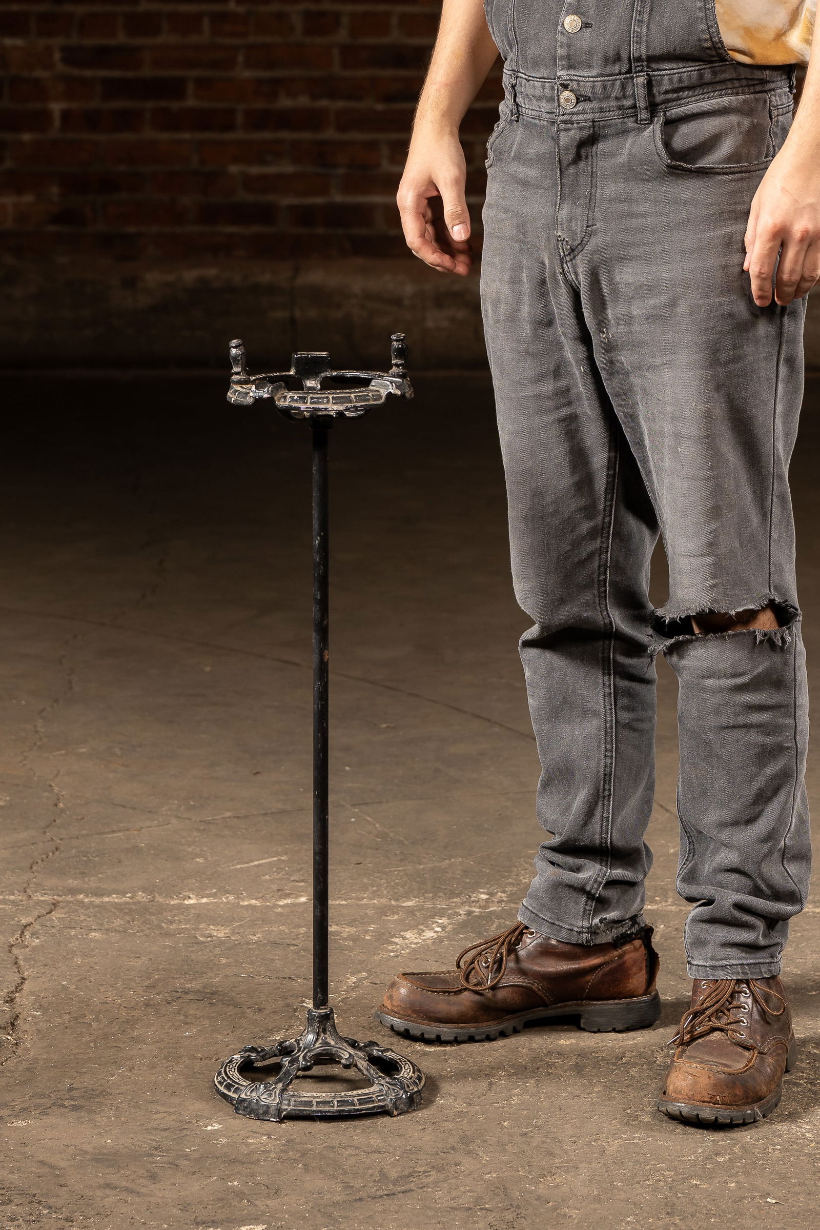 Vintage Cast Aluminum Smoking Stand: **NOTE: Any shipping quotes provided on this screen are provided by Live Auctioneers. For an in-house shipping quote on this lot, please reach out to us at rockauctiongallery@gmail.com.** C-18081