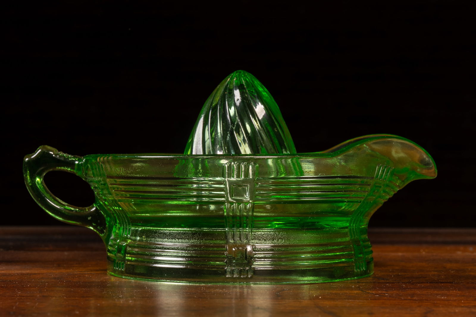 Uranium Glass Juicer - 4