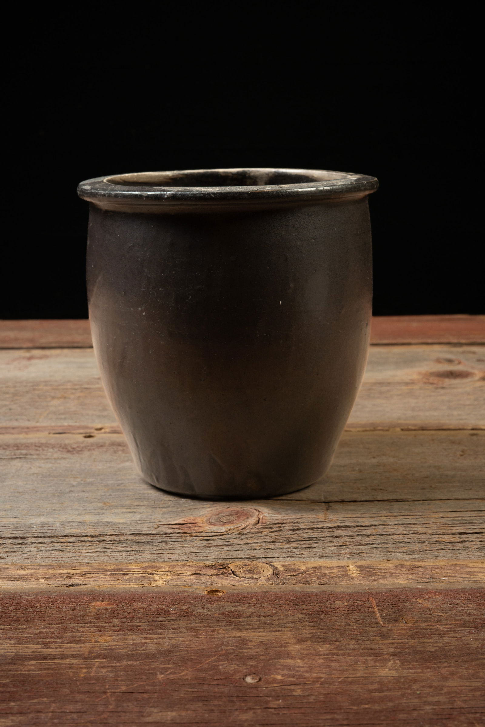 Brown Glazed Stoneware Utility Crock â€“ Rolled Rim: **NOTE: Any shipping quotes provided on this screen are provided by Live Auctioneers. For an in-house shipping quote on this lot, please reach out to us at rockauctiongallery@gmail.com.** 