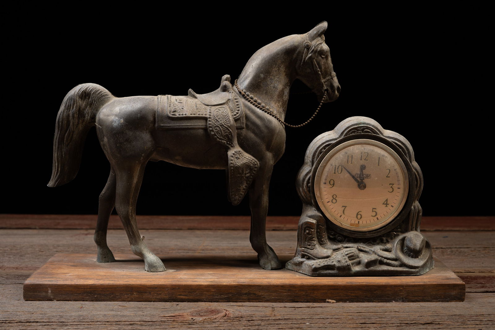 Cast Metal Western Horse & Cowboy Mantel Clock (1 of 12)