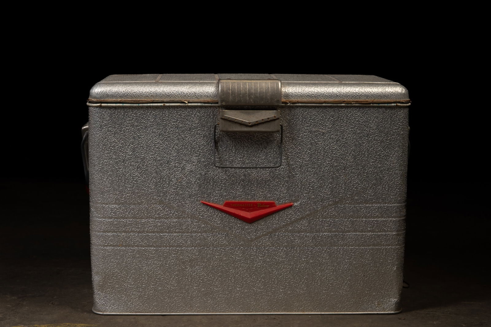 Thermaster Metal Cooler by Poloron: **NOTE: Any shipping quotes provided on this screen are provided by Live Auctioneers. For an in-house shipping quote on this lot, please reach out to us at rockauctiongallery@gmail.com.** C-19265