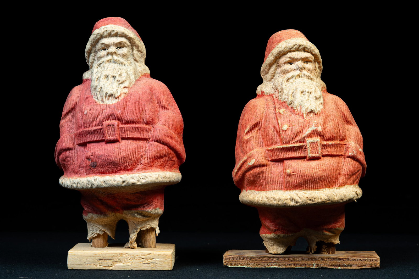 Pair of Vintage Papier-M??ch?© Santa Figures (1 of 8)