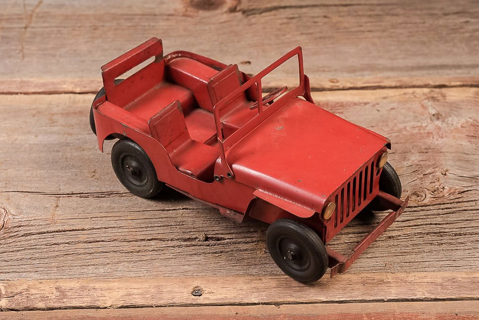 Pressed Steel Jeep Toy (1 of 10)