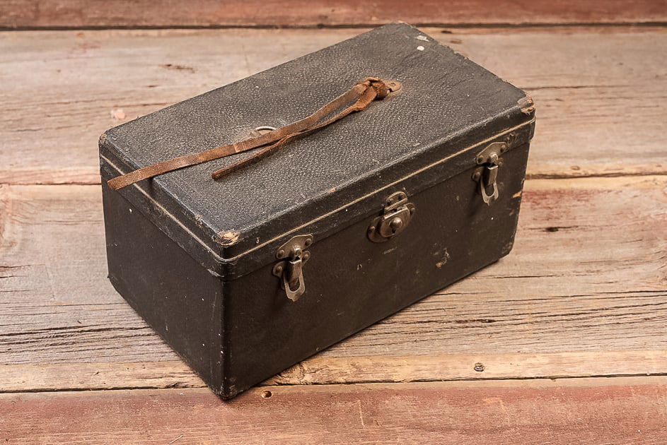 Sample Auto Trunk Case by A.E. Nelson Mfg. Co. (1 of 10)