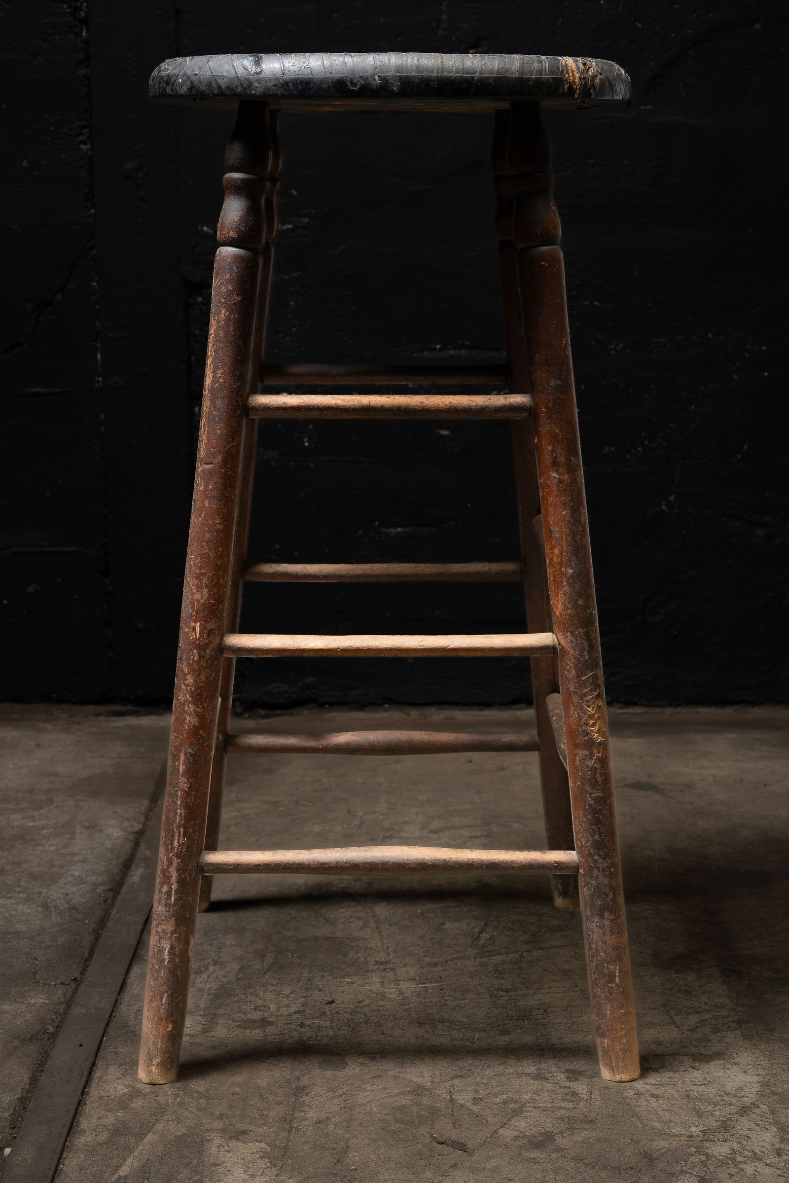 Antique Tavern Bar Stool: **NOTE: Any shipping quotes provided on this screen are provided by Live Auctioneers. For an in-house shipping quote on this lot, please reach out to us at rockauctiongallery@gmail.com.** C-19572