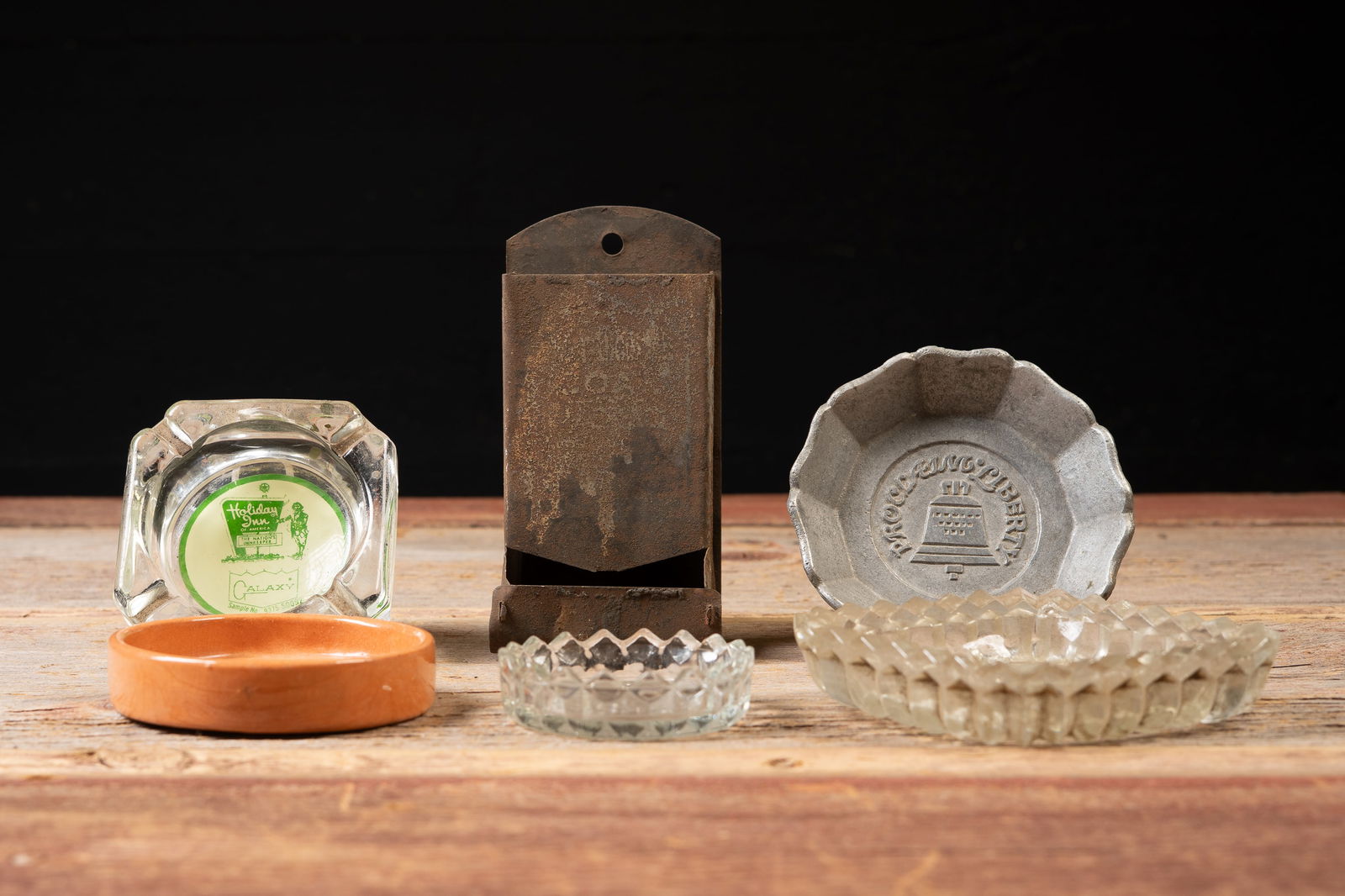 Assorted Vintage Ashtrays with Metal Match Safe (1 of 10)