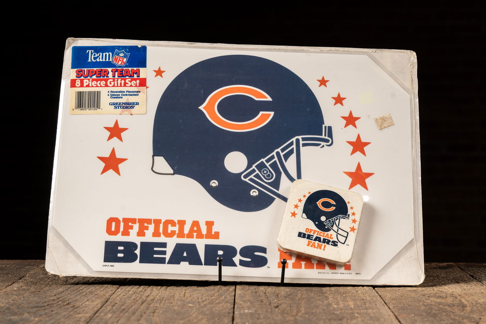 1992 Collectible NFL 8-Piece Homegoods Gift Set: **NOTE: Any shipping quotes provided on this screen are provided by Live Auctioneers. For an in-house shipping quote on this lot, please reach out to us at rockauctiongallery@gmail.com.** 