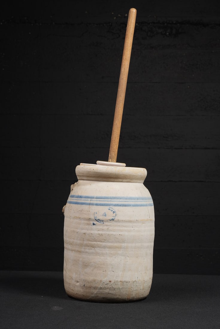W. D. Suggs 4-Gallon Stoneware Churn (1 of 11)