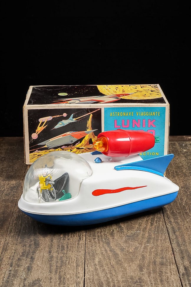 Astronave Viaggiante Lunik Toy with Original Box (1 of 16)