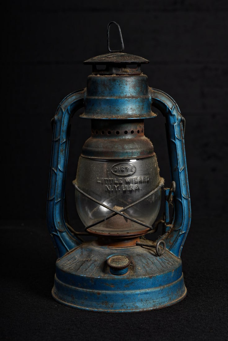 Vintage Blue Little Wizard Kerosene Lantern- Dietz (1 of 9)