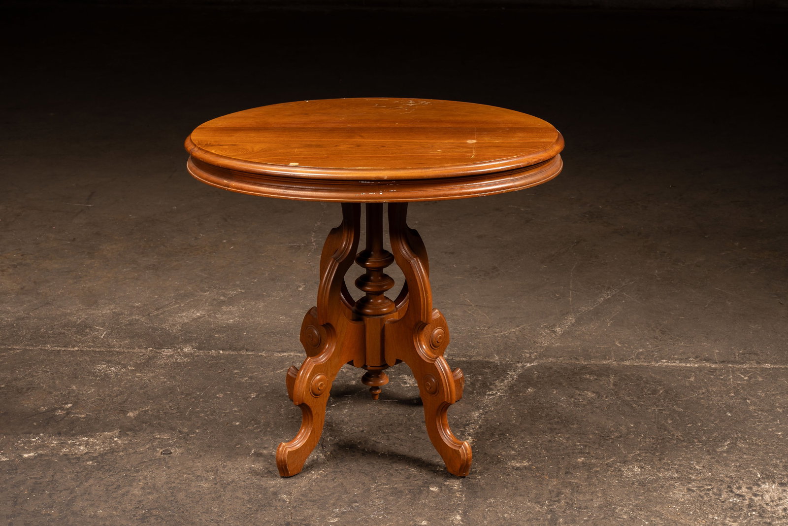 Victorian Oval Side Table: **NOTE: Any shipping quotes provided on this screen or on your Live Auctioneers invoice are provided by Live Auctioneers. In-house shipping is available on all lots. For in-house shipping quotes, plea