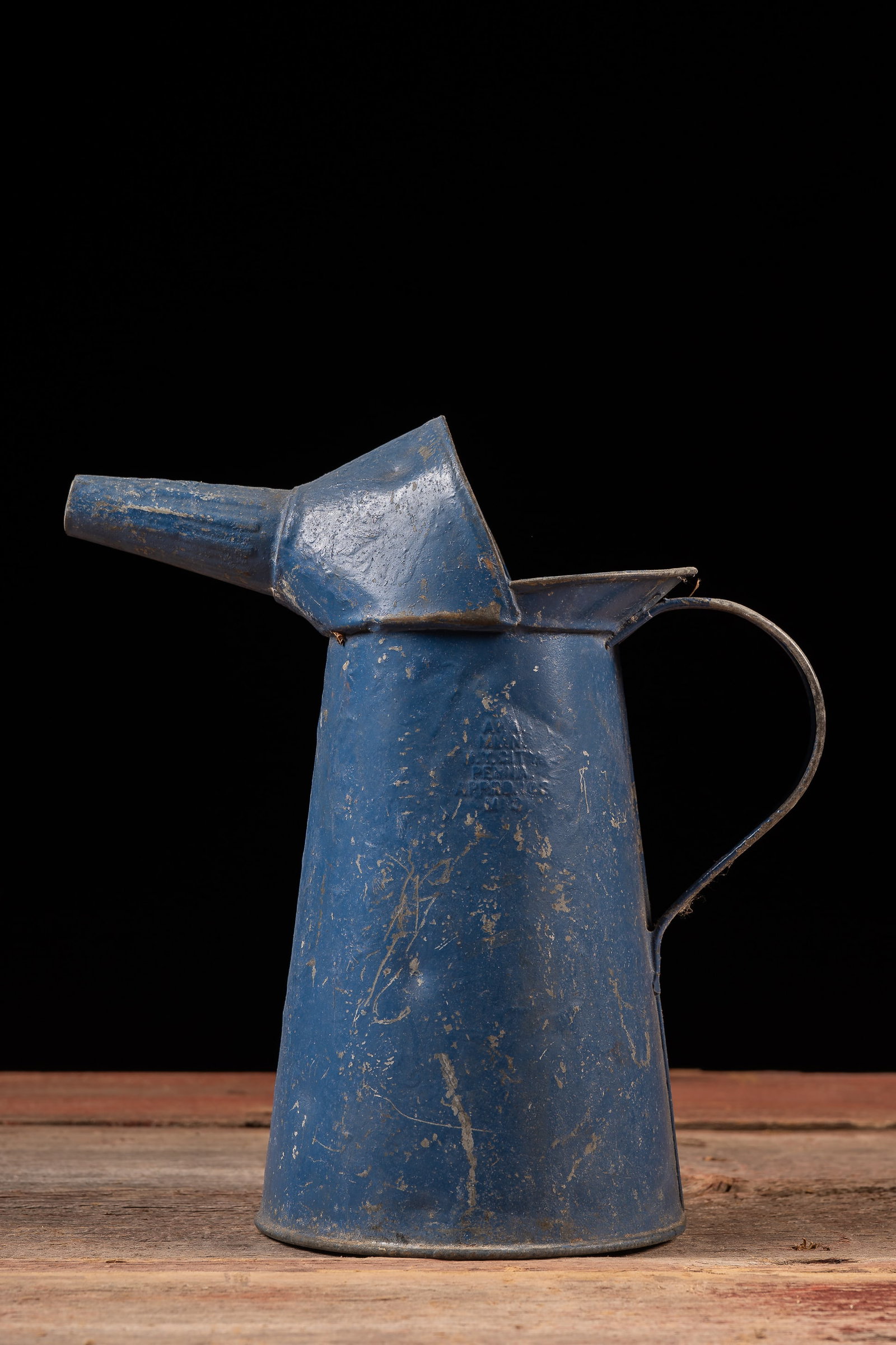 Antique Embossed -Dove- Steel 2-Quart Oil Pour Can: **NOTE: Any shipping quotes provided on this screen or on your Live Auctioneers invoice are provided by Live Auctioneers. In-house shipping is available on all lots. For in-house shipping quotes, plea