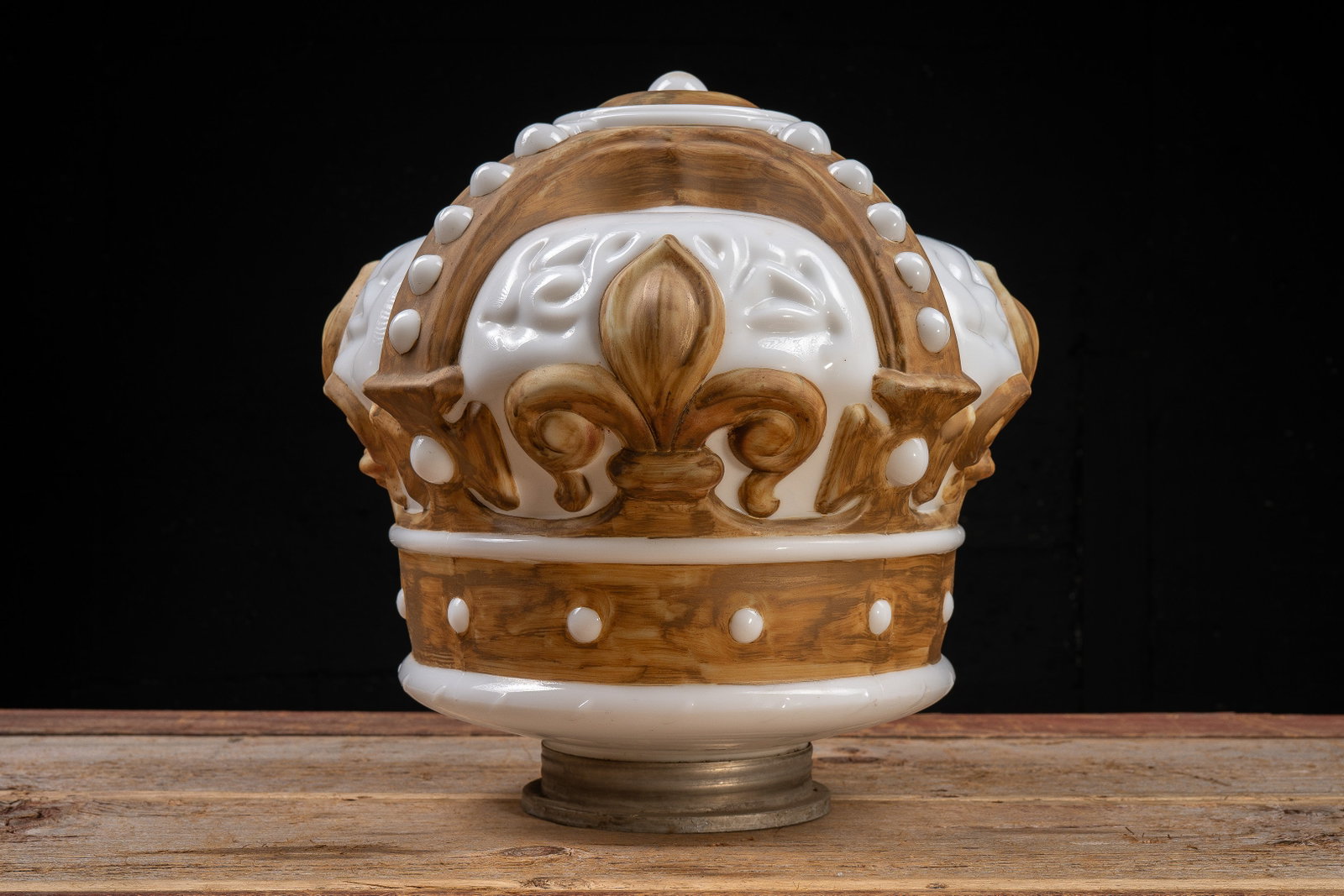Standard Oil Gold Crown Milk Glass Gas Pump Globe (1 of 11)