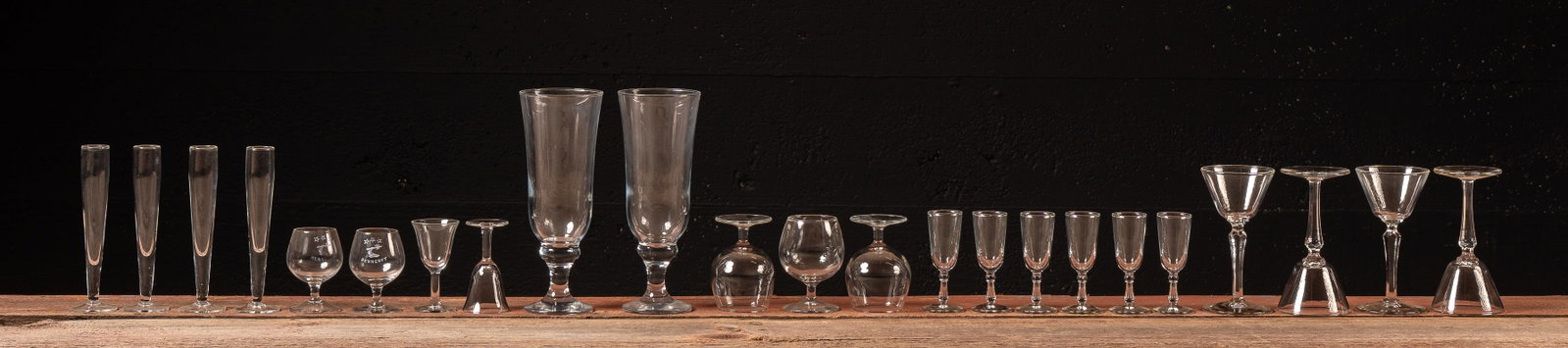 Glass Stemware incl. 2 Hennessy Snifters - 23 pcs.: **NOTE: Any shipping quotes provided on this screen or on your Live Auctioneers invoice are provided by Live Auctioneers. In-house shipping is available on all lots. For in-house shipping quotes, plea