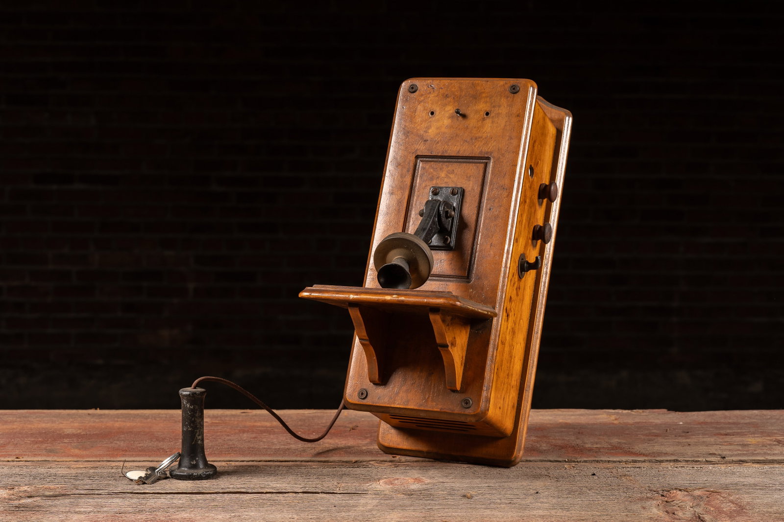 c. 1930 -Country Belle- Wall-Mount AM Radio (1 of 6)