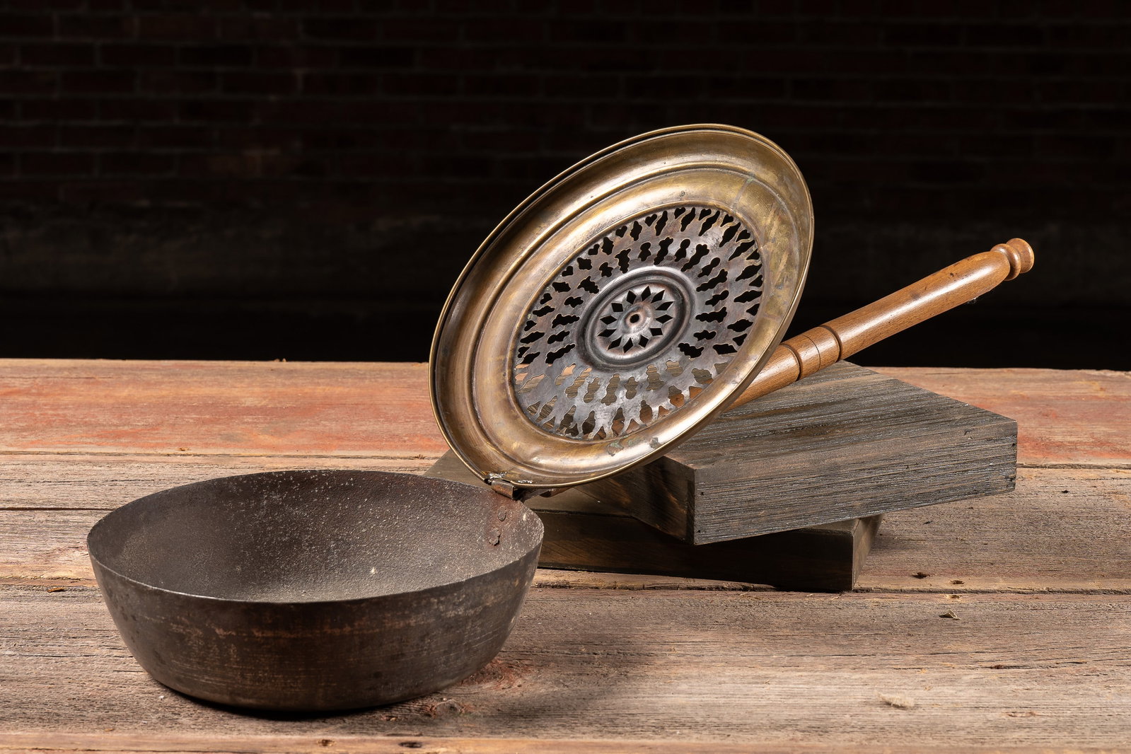 Long-Handled Pierced Brass Bed Warming Pan - 4