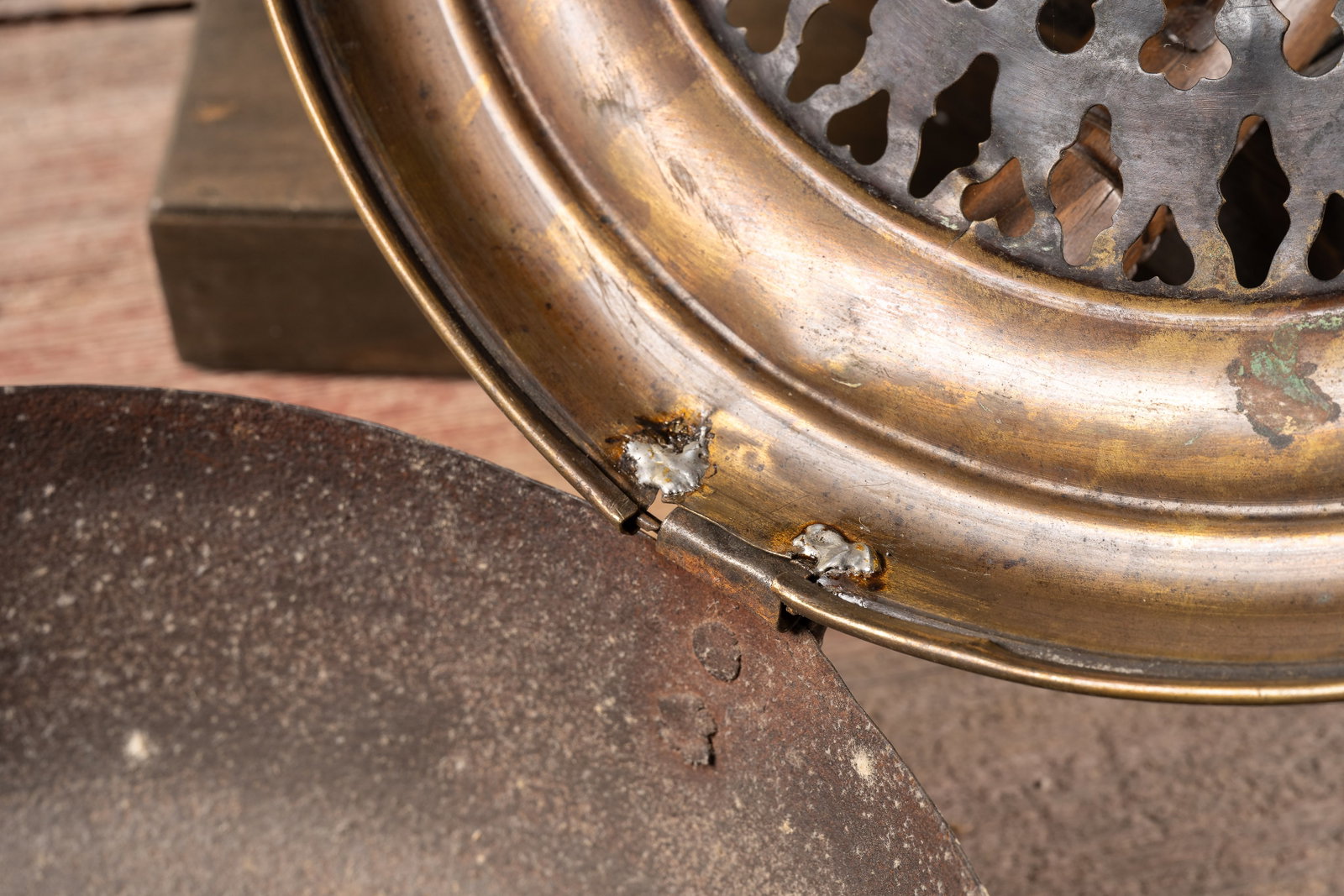 Long-Handled Pierced Brass Bed Warming Pan - 5