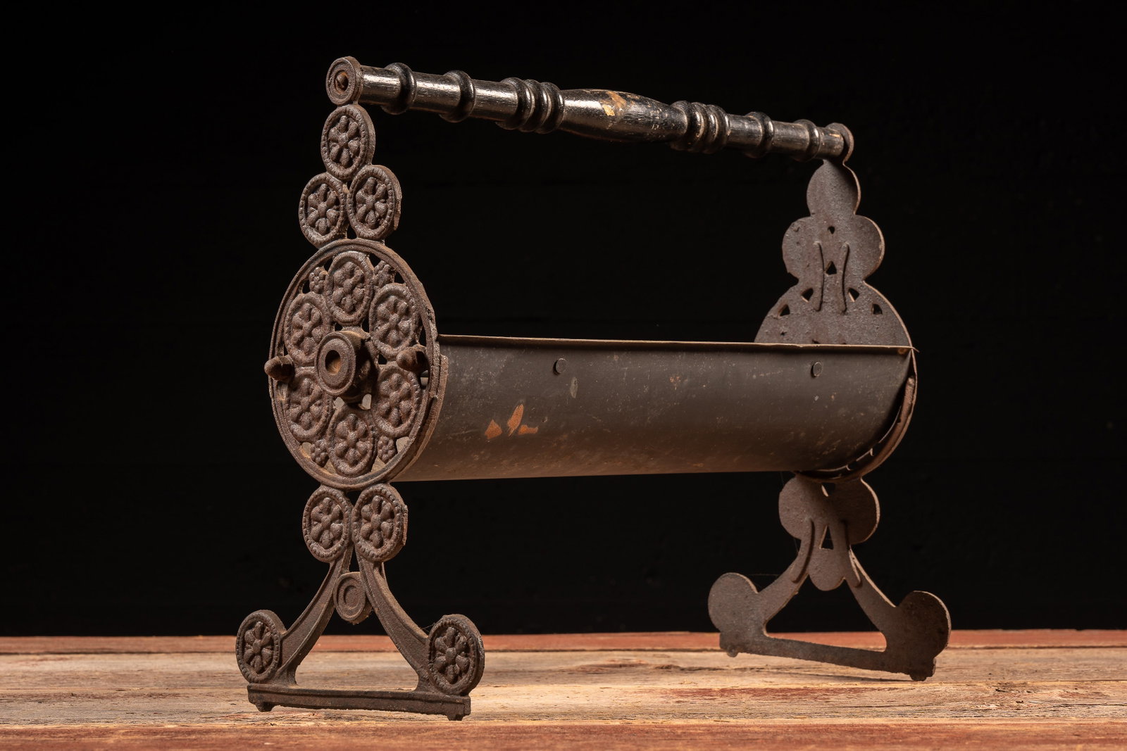 Ornate Victorian Cast Iron Newspaper Log Roller (1 of 6)