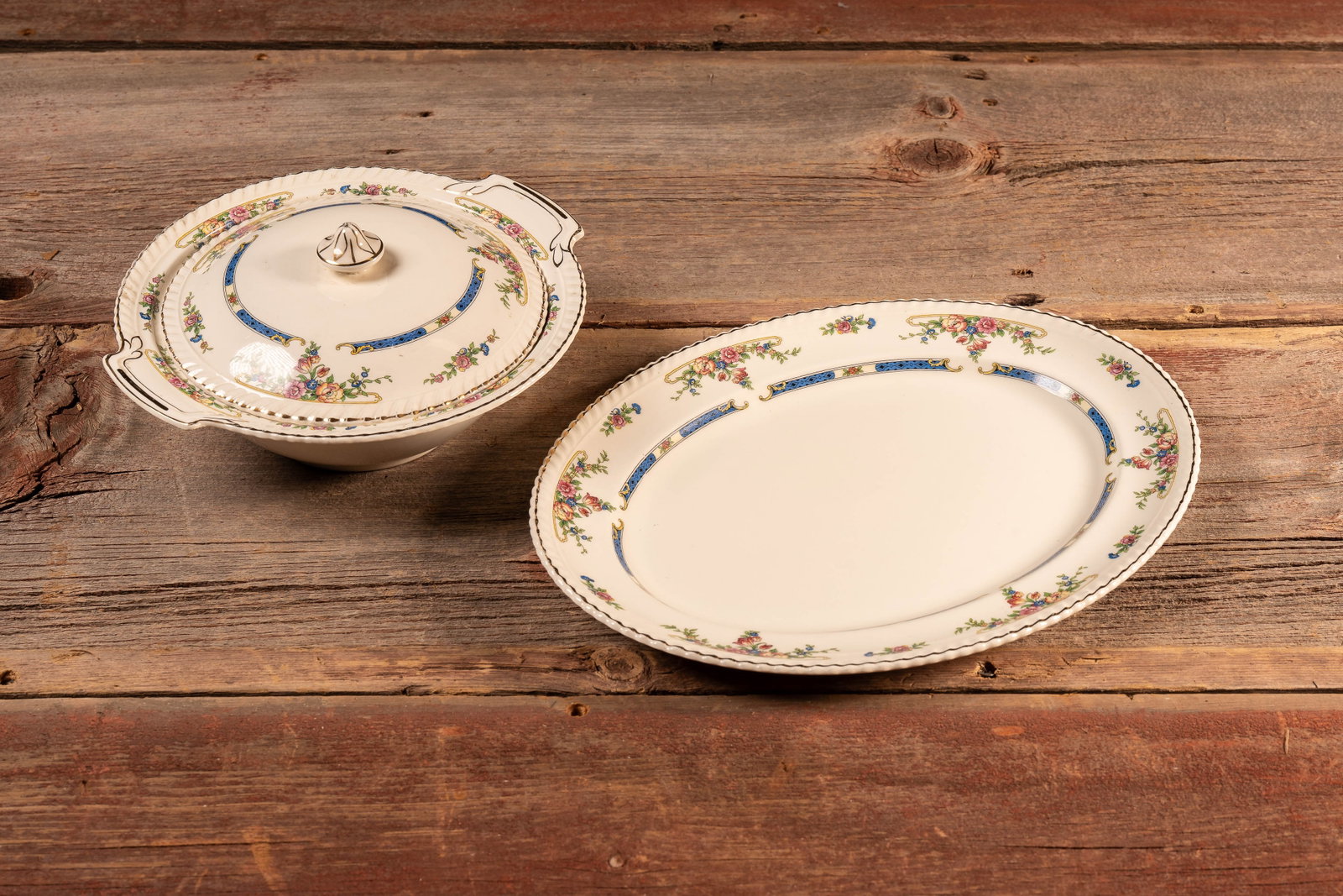 Covered Vegetable Dish and Platter - Johnson Bros.: **NOTE: Any shipping quotes provided on this screen or on your Live Auctioneers invoice are provided by Live Auctioneers. In-house shipping is available on all lots. For in-house shipping quotes, plea