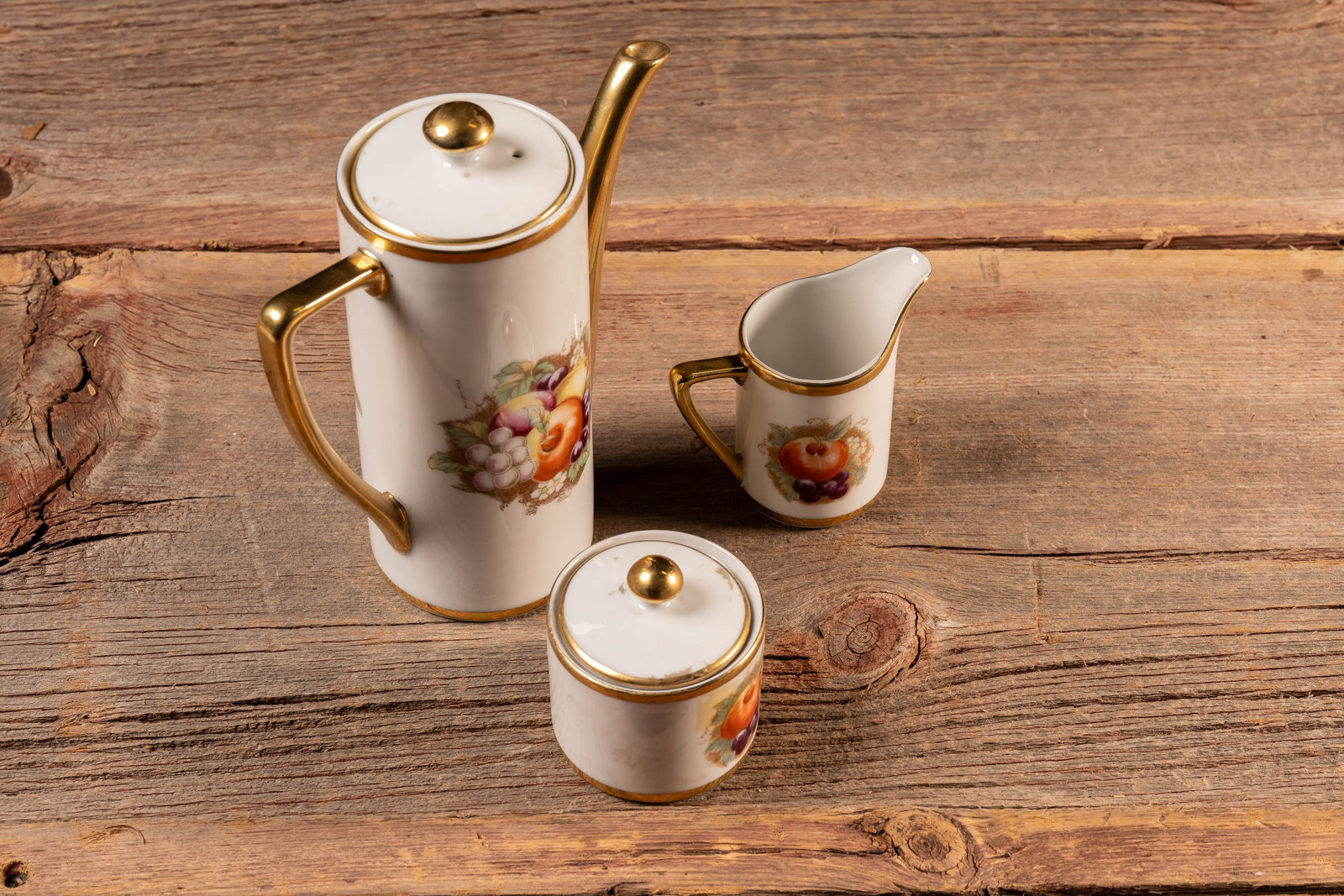 Andrea Fruit Tea Service Set by Sadek: **NOTE: Any shipping quotes provided on this screen or on your Live Auctioneers invoice are provided by Live Auctioneers. In-house shipping is available on all lots. For in-house shipping quotes, plea
