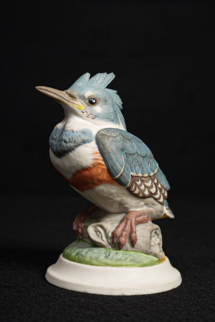 Boehm Porcelain Fledgling Kingfisher, No. 449: **NOTE: Any shipping quotes provided on this screen or on your Live Auctioneers invoice are provided by Live Auctioneers. In-house shipping is available on all lots. For in-house shipping quotes, plea