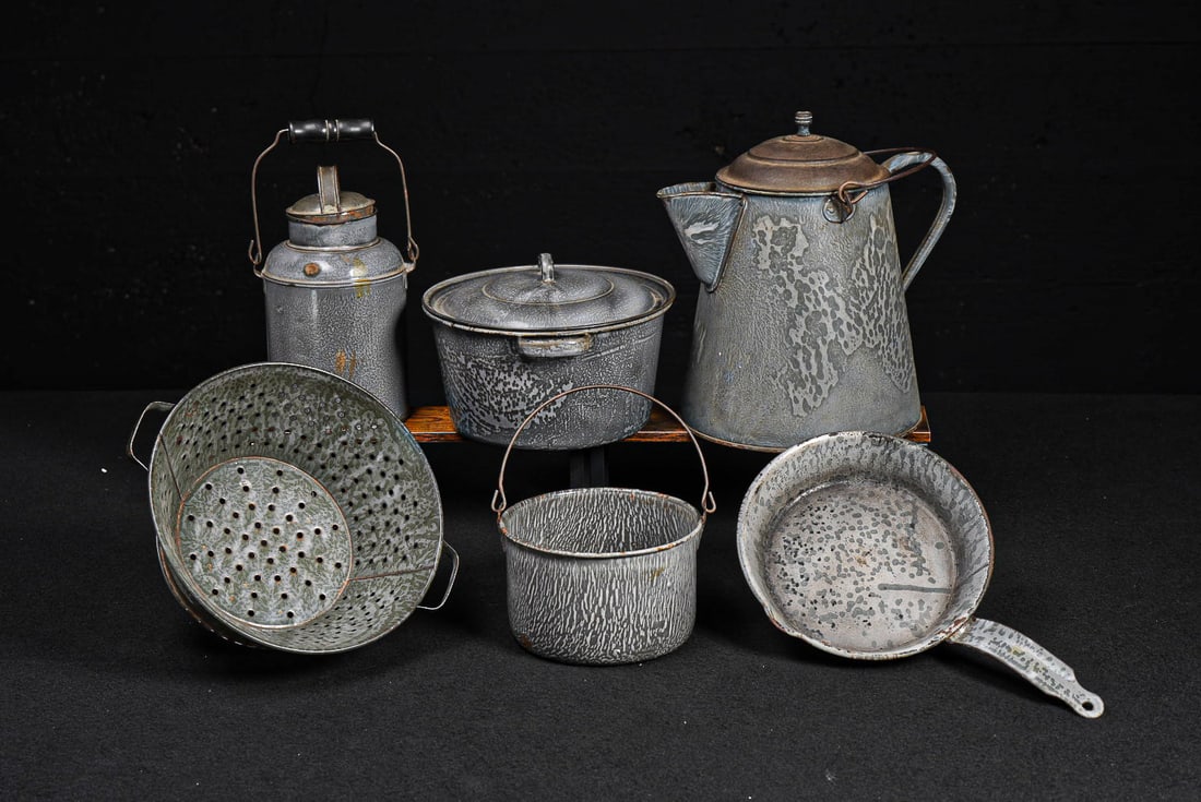 Vintage Six-Piece Graniteware Kitchen Set (1 of 12)