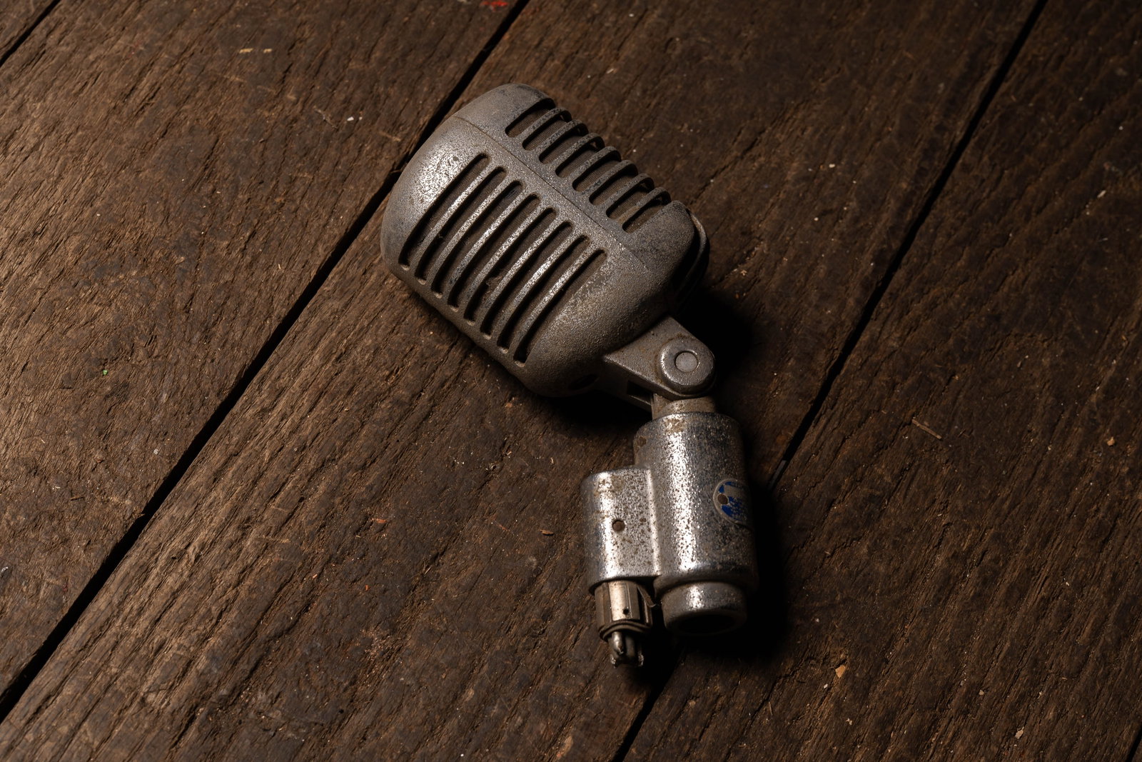 Shure 556S Dynamic Microphone - 2