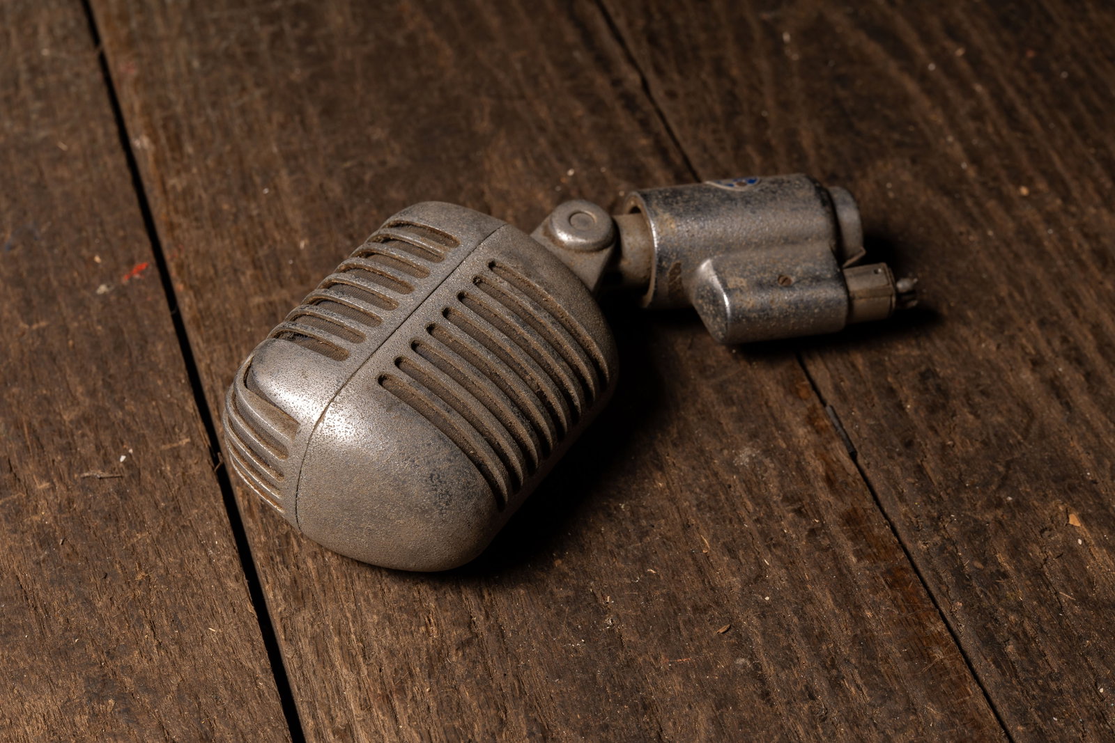 Shure 556S Dynamic Microphone - 3