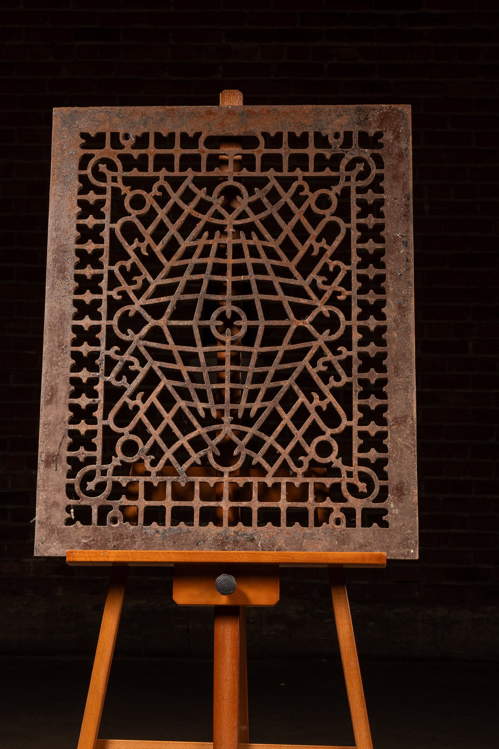 Antique Cast Iron Floor Register Heat Grate: **NOTE: Any shipping quotes provided on this screen or on your Live Auctioneers invoice are provided by Live Auctioneers. In-house shipping is available on all lots. For in-house shipping quotes, plea