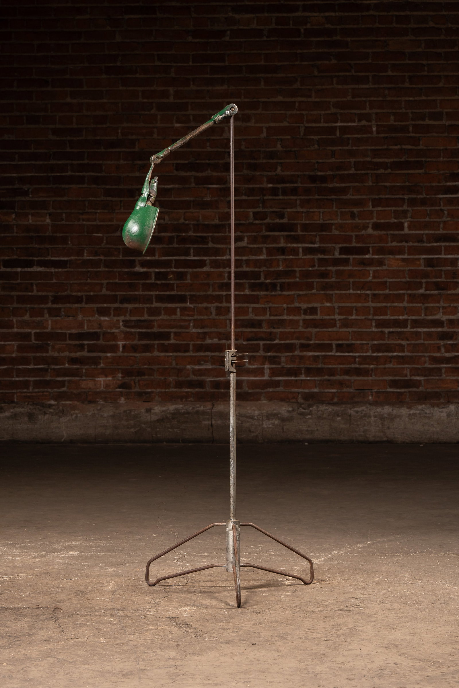 Vintage Adjustable Fostoria Floor Lamp: **NOTE: Any shipping quotes provided on this screen or on your Live Auctioneers invoice are provided by Live Auctioneers. In-house shipping is available on all lots. For in-house shipping quotes, plea