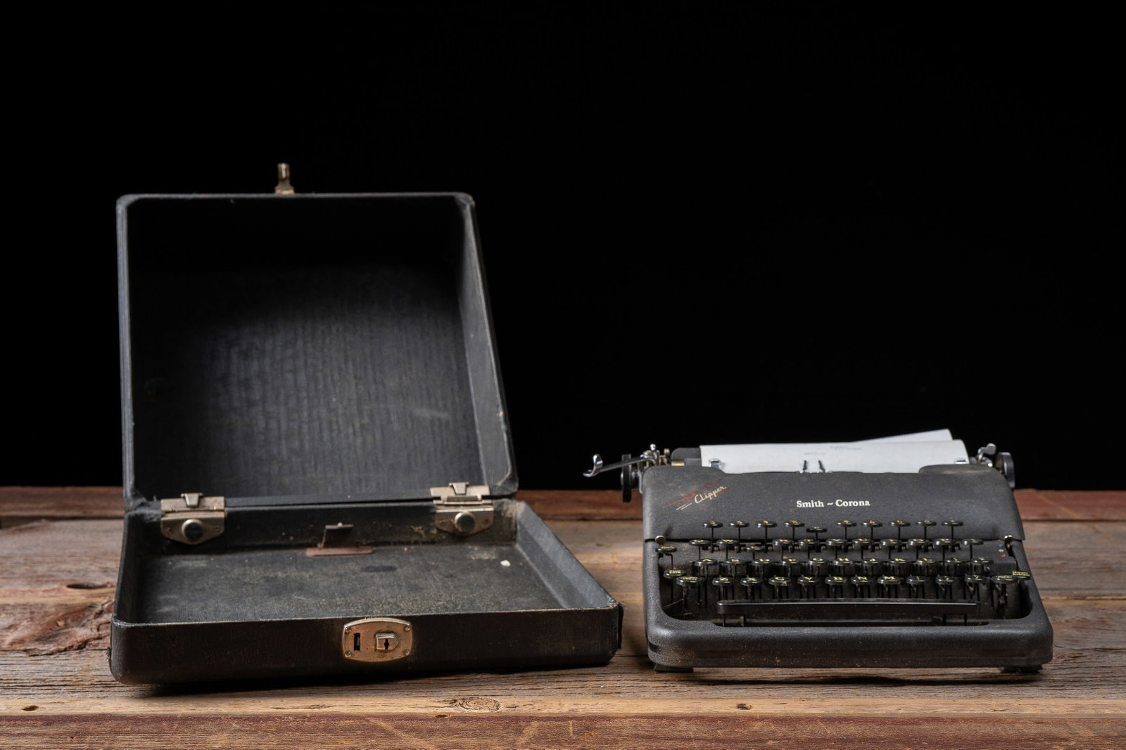 Smith Corona Clipper Typewriter with Case - 2