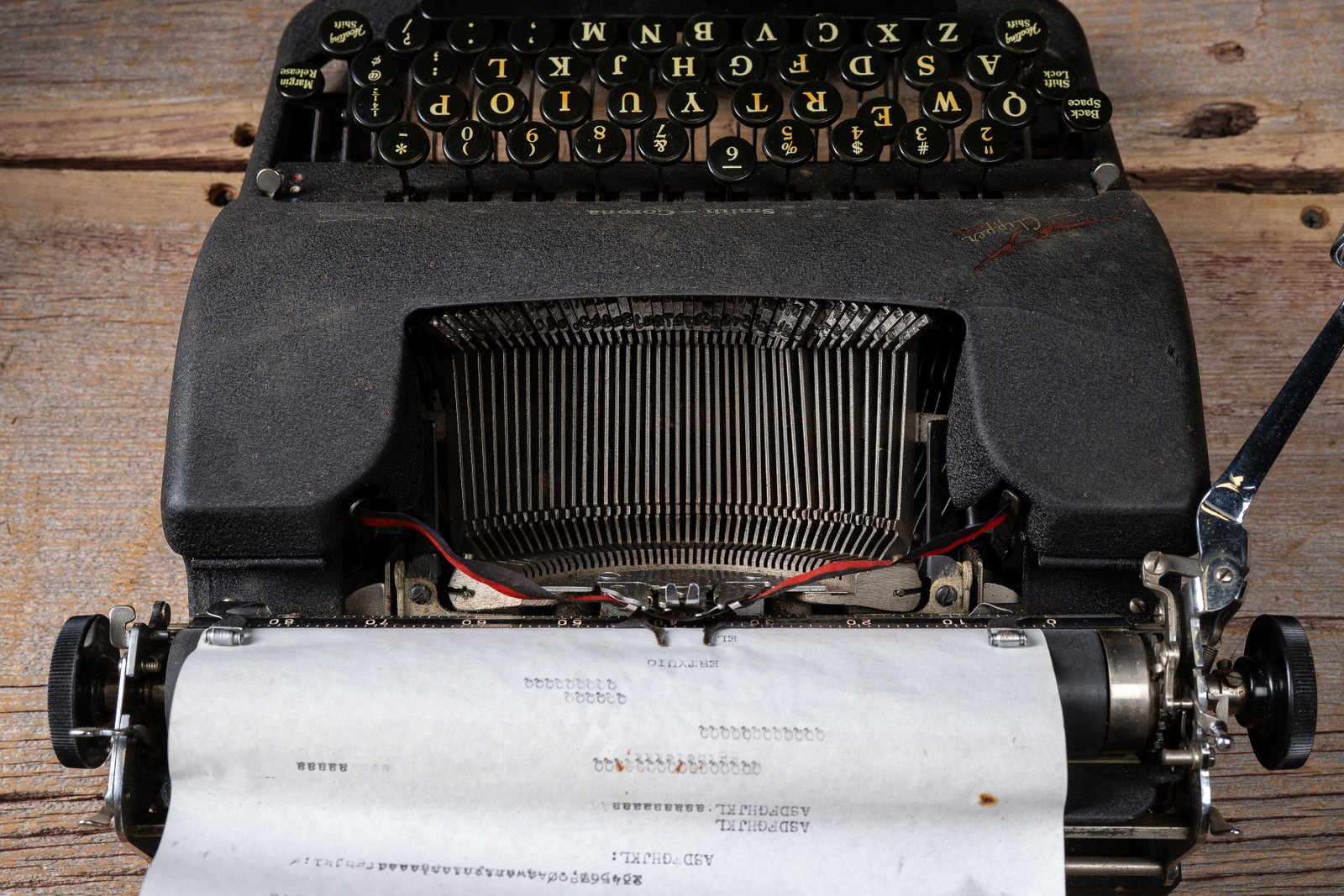 Smith Corona Clipper Typewriter with Case - 5