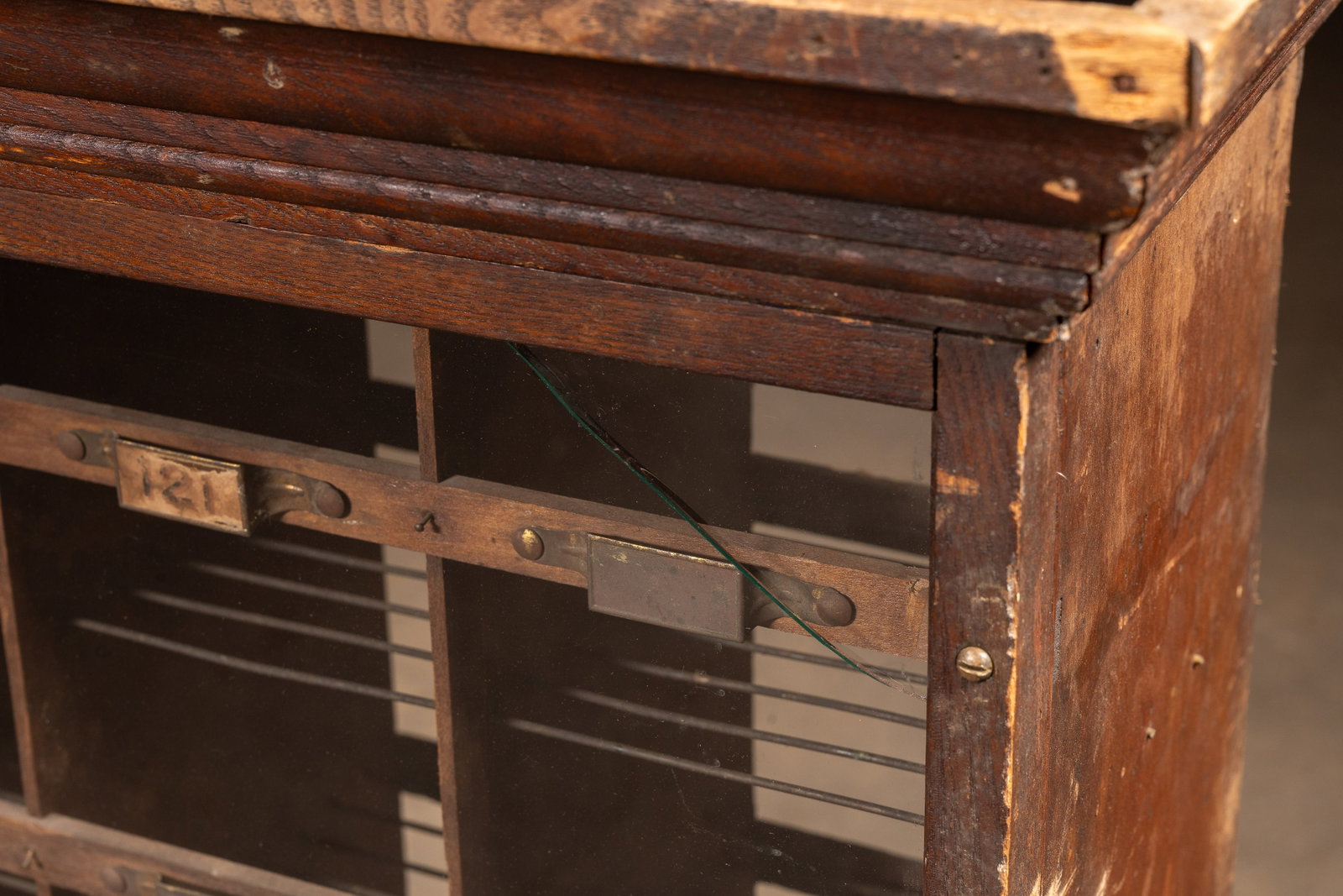General Store Wire Rack Display Case - 12