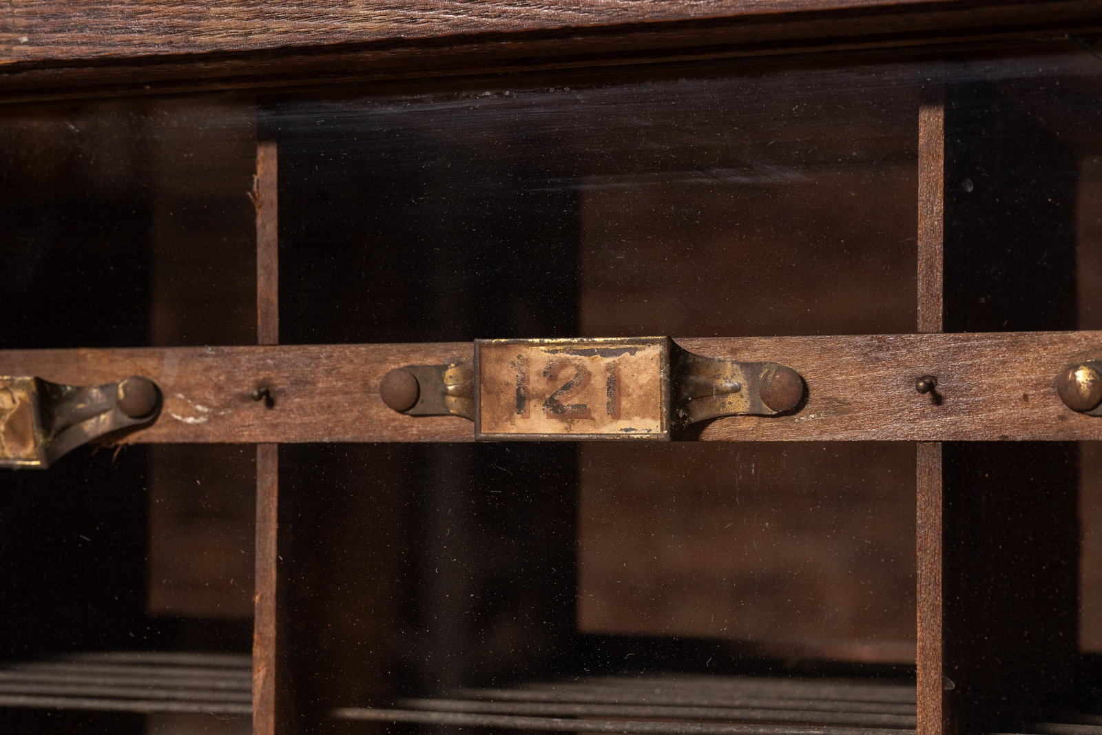 General Store Wire Rack Display Case - 14