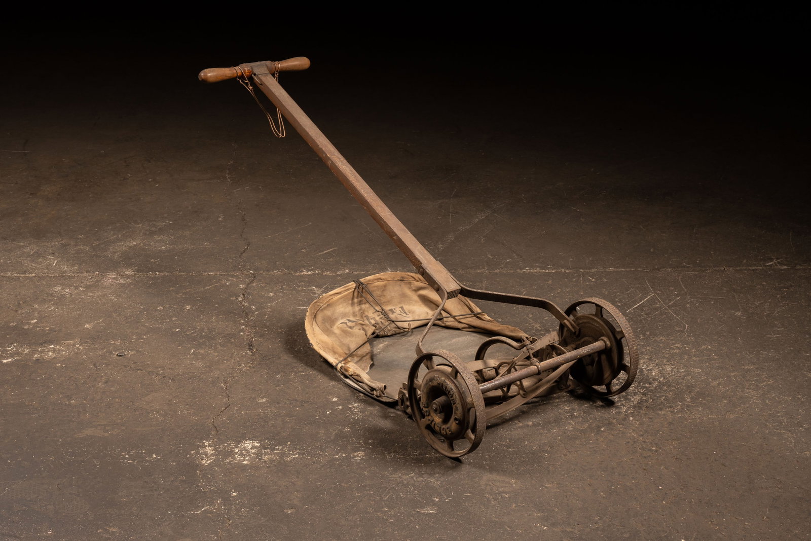 Antique Eclipse Self-Sharpening Push Reel Mower (1 of 12)