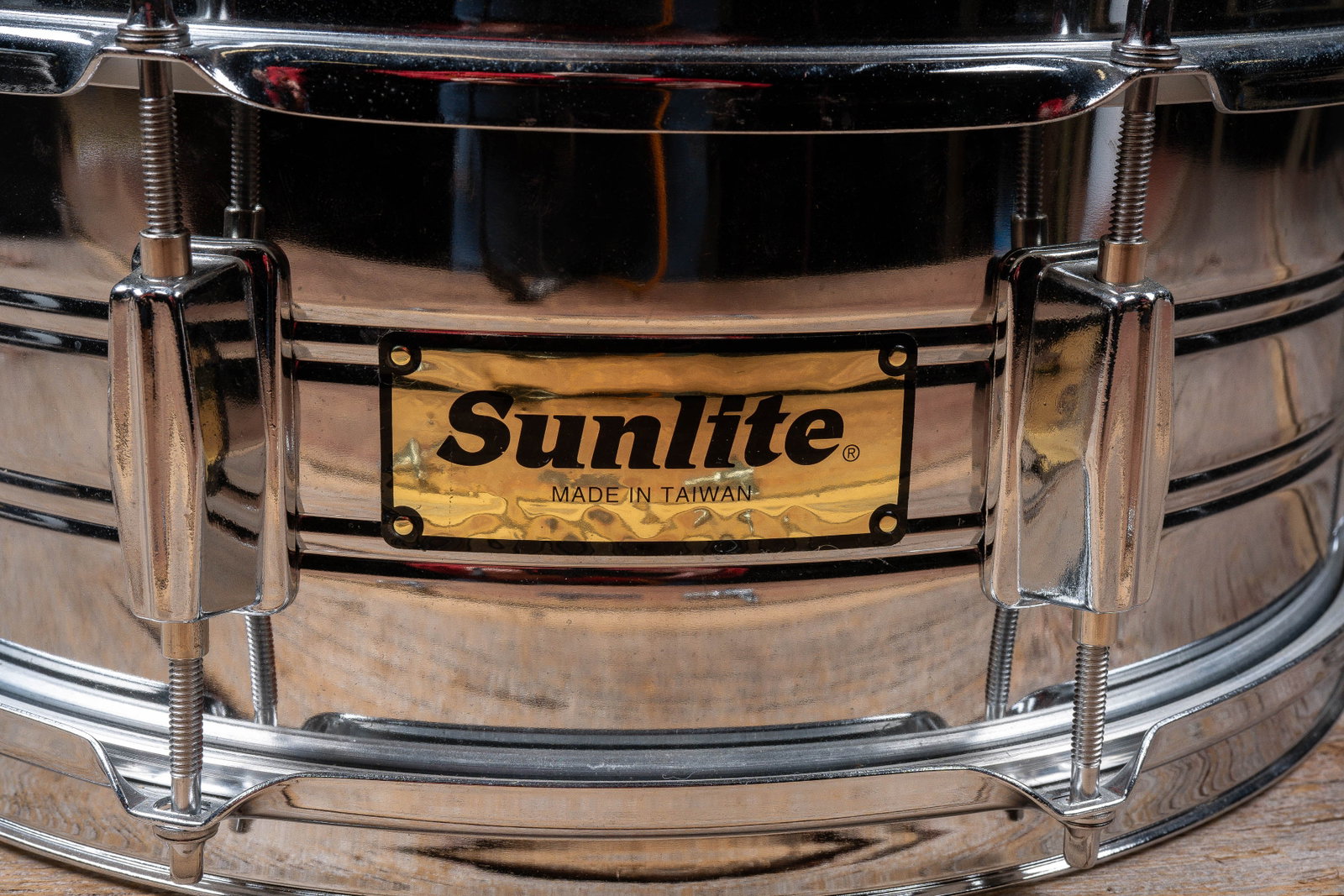 Sunlite Snare Drum with Hard Shell Case - 4