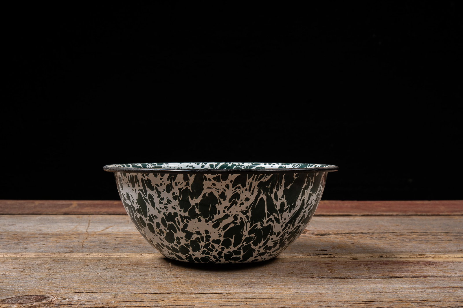 Green and White Splatter Enamelware Bowl: **NOTE: Any shipping quotes provided on this screen or on your Live Auctioneers invoice are provided by Live Auctioneers. In-house shipping is available on all lots. For in-house shipping quotes,