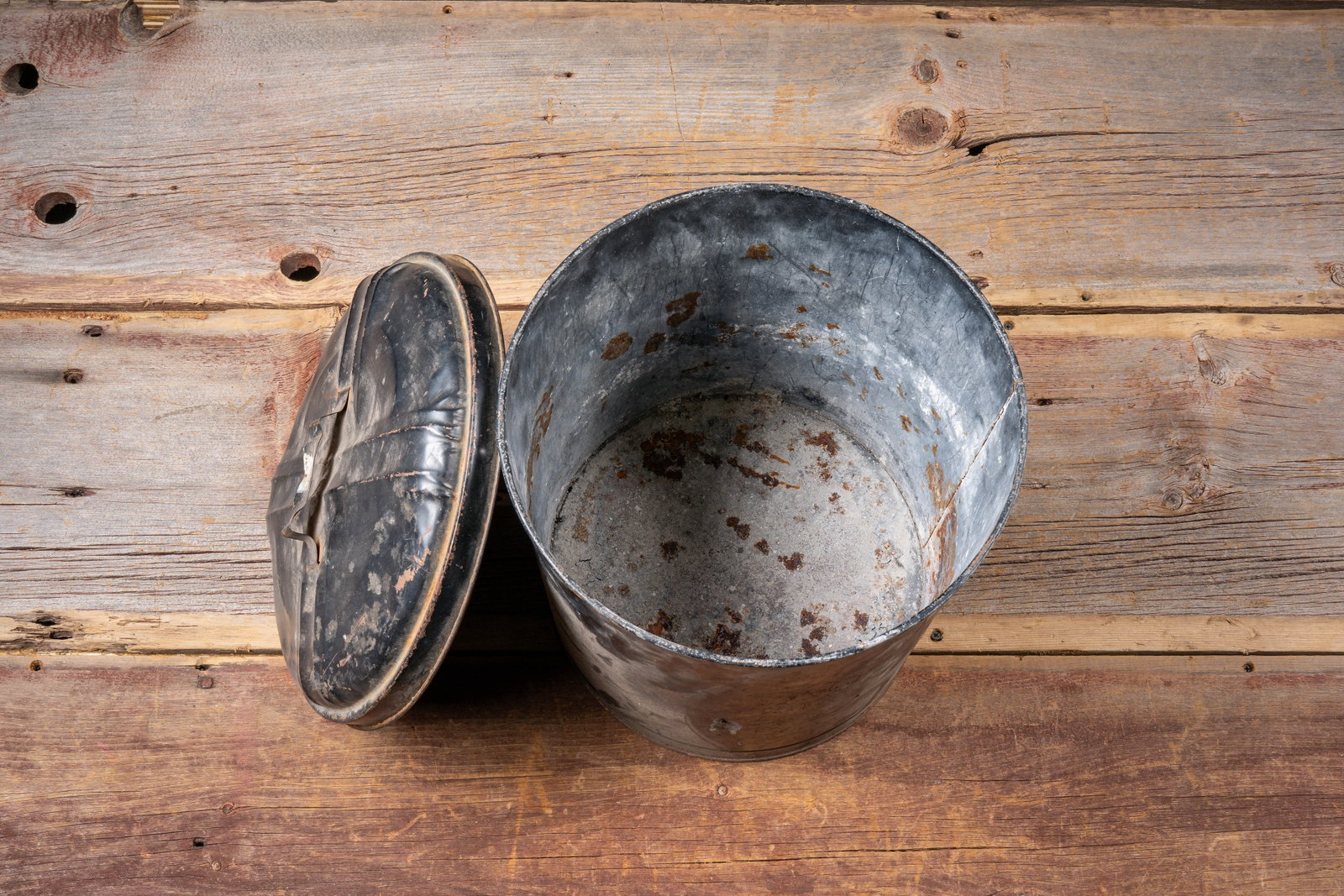 Black Metal Lidded Utility or Garbage Pail (1 of 5)