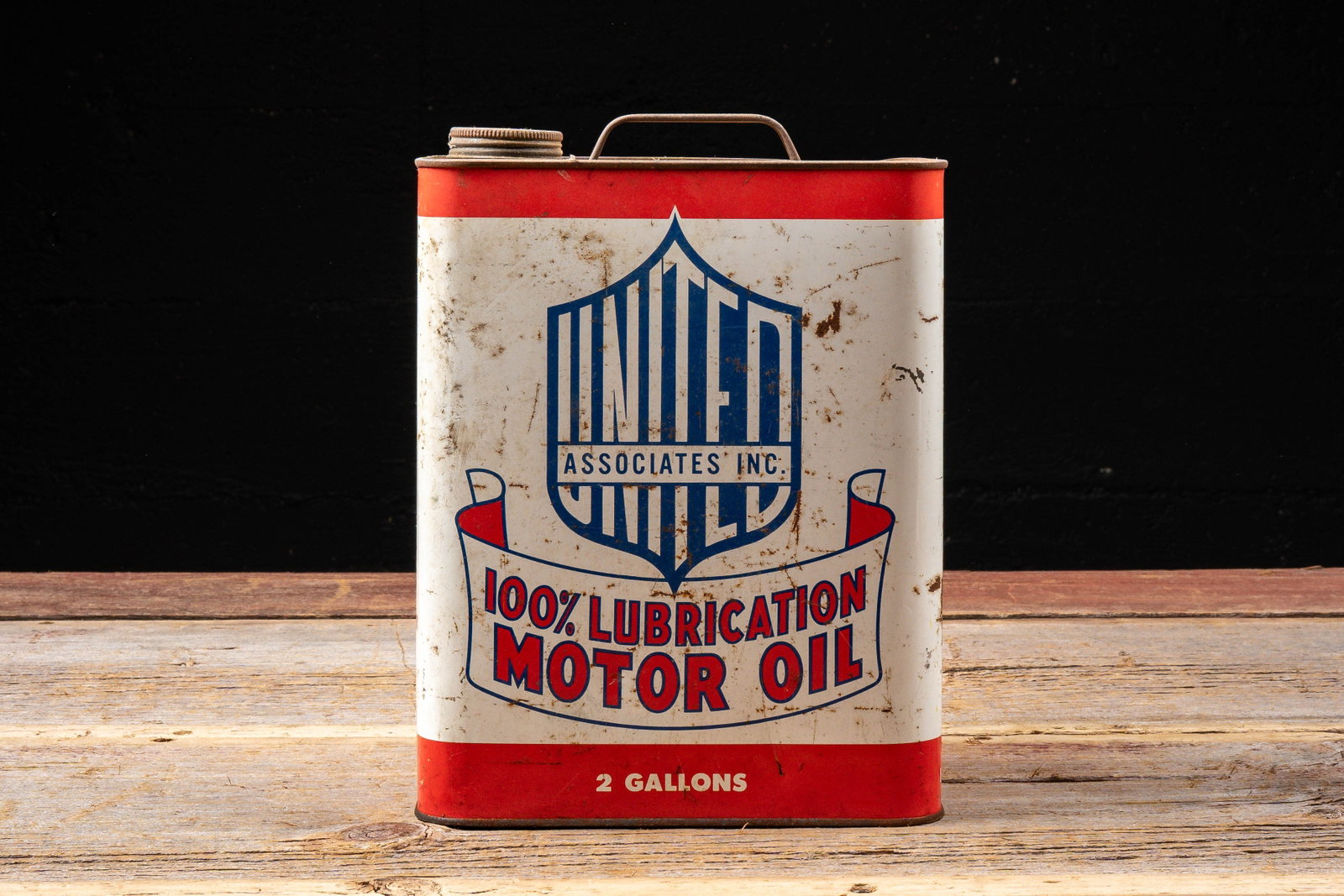 United Associates Motor Oil Can: **NOTE: Any shipping quotes provided on this screen or on your Live Auctioneers invoice are provided by Live Auctioneers. In-house shipping is available on all lots. For in-house shipping quotes, plea