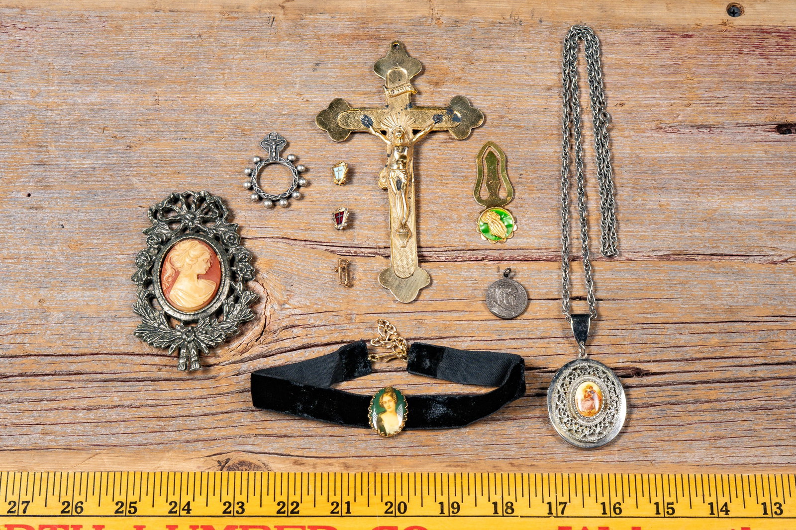 Lot of Religious Jewelry, Cameos c. Early 20th C.: **NOTE: Any shipping quotes provided on this screen or on your Live Auctioneers invoice are provided by Live Auctioneers. In-house shipping is available on all lots. For in-house shipping quotes, plea