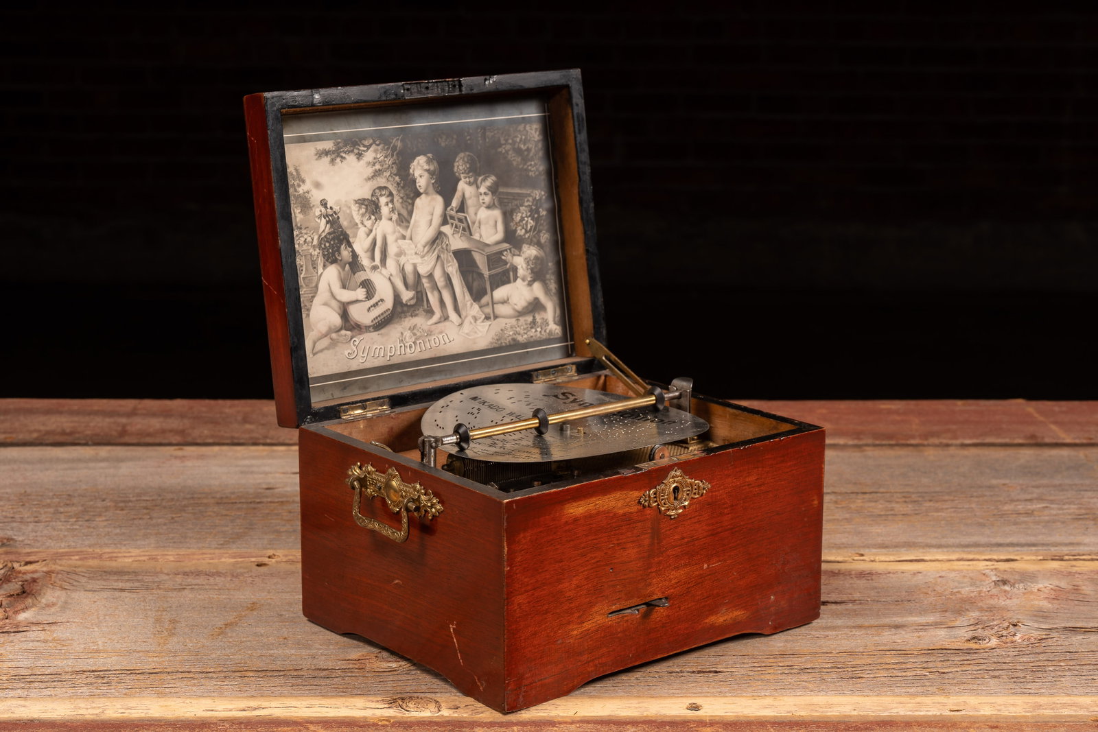 Early 20th Century Symphonion Disc Music Box: **NOTE: Any shipping quotes provided on this screen or on your Live Auctioneers invoice are provided by Live Auctioneers. In-house shipping is available on all lots. For in-house shipping quotes, plea