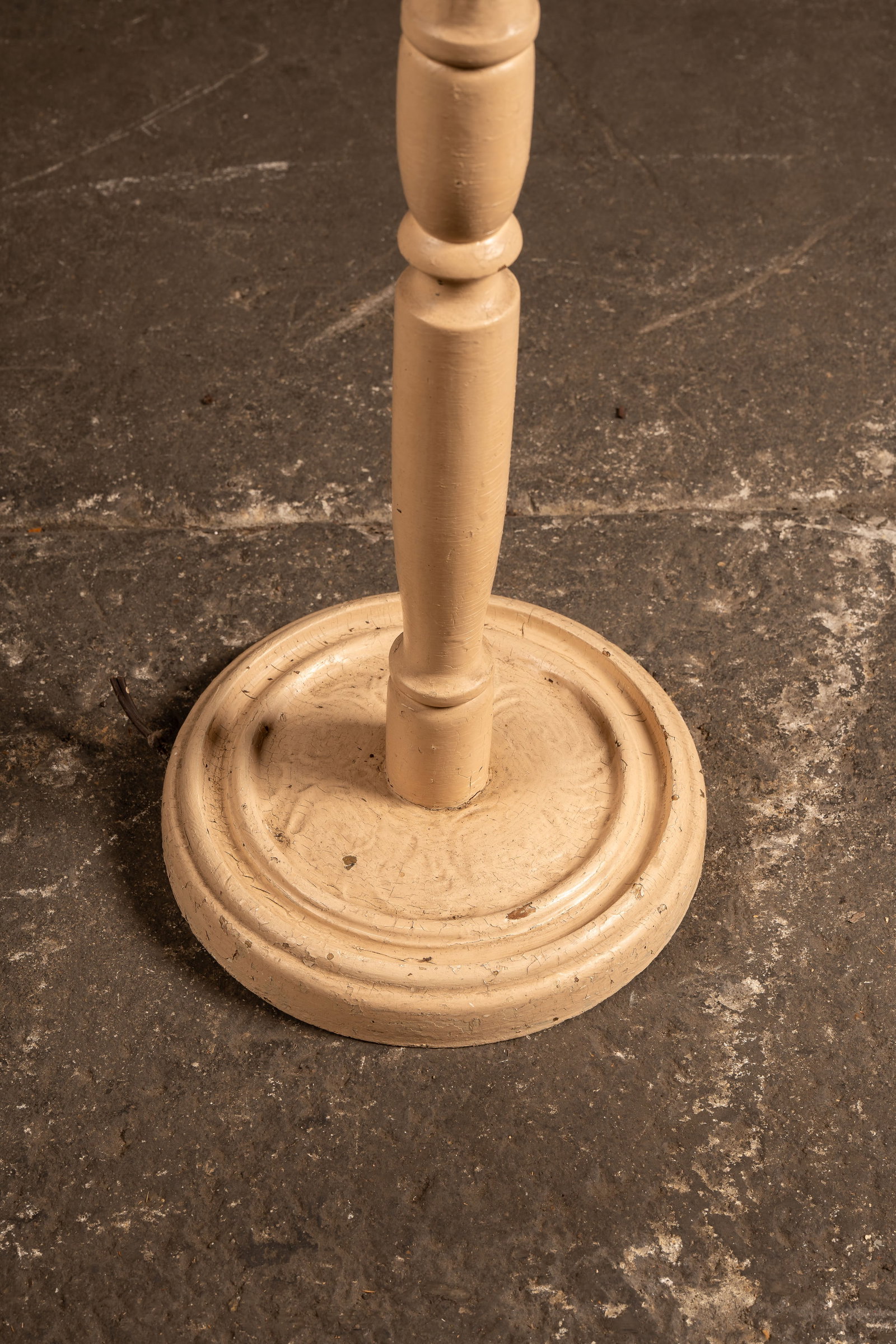 Double Socket Lamp, Painted Beige - 3