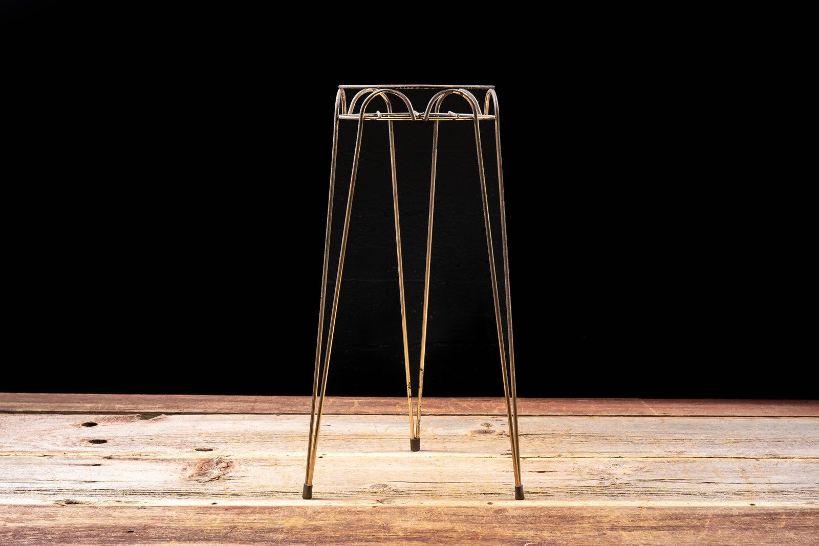 Mid-20th Century Wire Form Metal Plant Stand: **NOTE: Any shipping quotes provided on this screen or on your Live Auctioneers invoice are provided by Live Auctioneers. In-house shipping is available on all lots. For in-house shipping quotes, plea