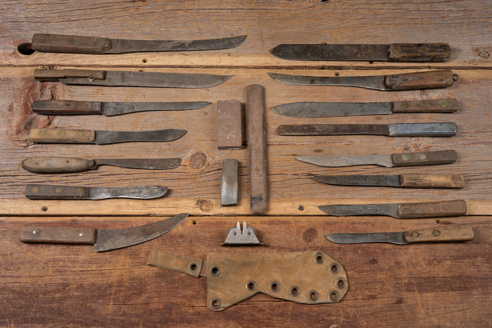 Lot of Vintage Knives and Sharpening Tools: **NOTE: Any shipping quotes provided on this screen or on your Live Auctioneers invoice are provided by Live Auctioneers. In-house shipping is available on all lots. For in-house shipping quotes, plea