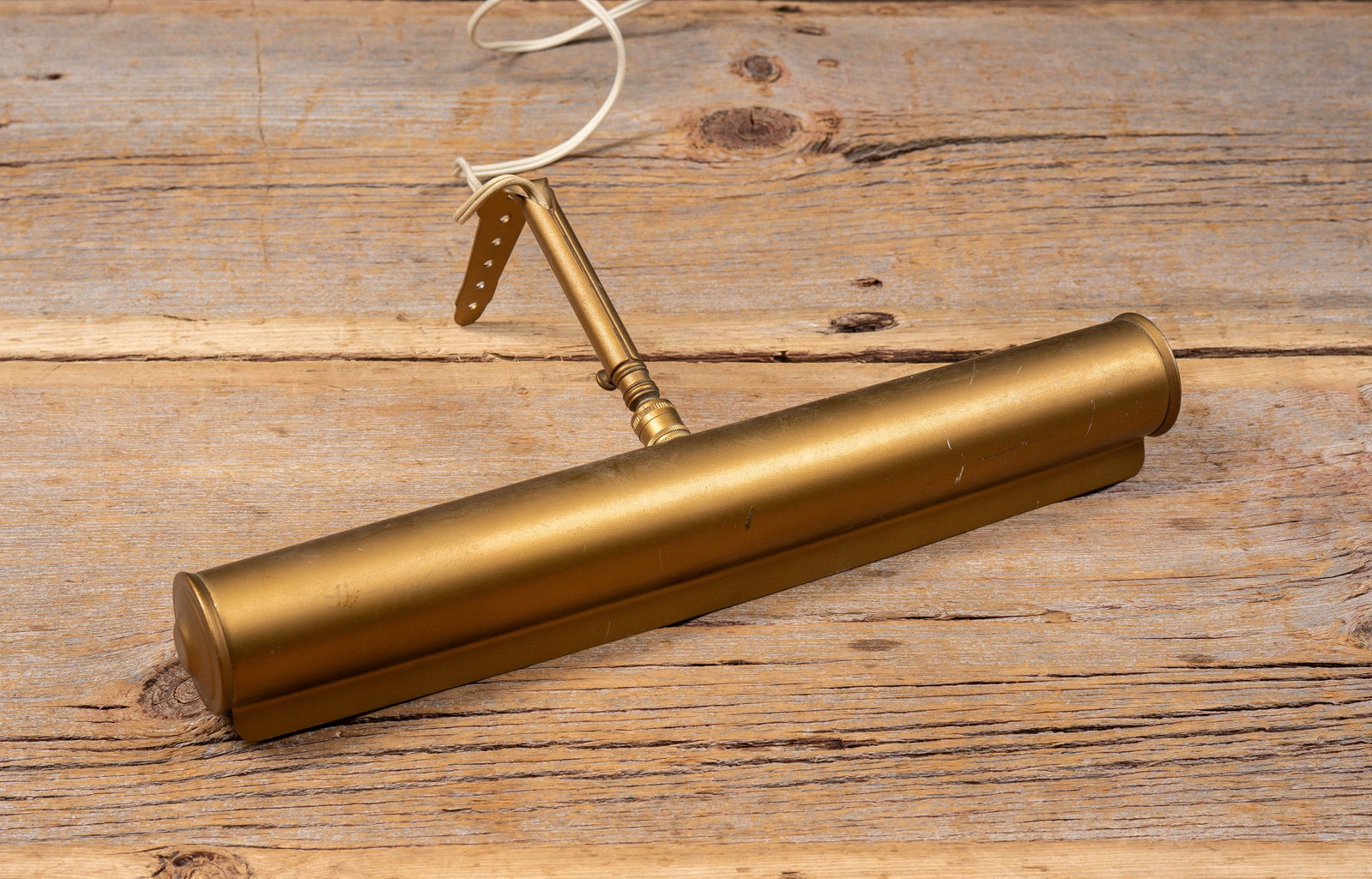 Adjustable Brass Picture Light: **NOTE: Any shipping quotes provided on this screen or on your Live Auctioneers invoice are provided by Live Auctioneers. In-house shipping is available on all lots. For in-house shipping quotes, plea