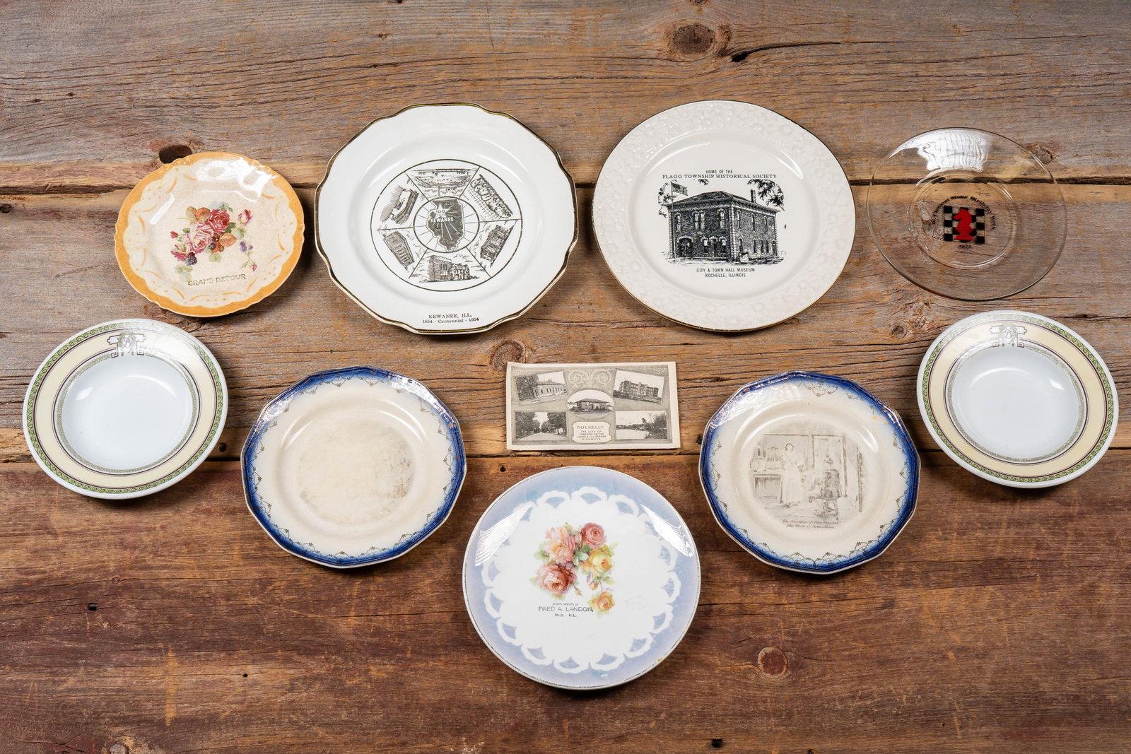 Illinois Souvenir and Commemorative Plate Lot: **NOTE: Any shipping quotes provided on this screen or on your Live Auctioneers invoice are provided by Live Auctioneers. In-house shipping is available on all lots. For in-house shipping quotes,