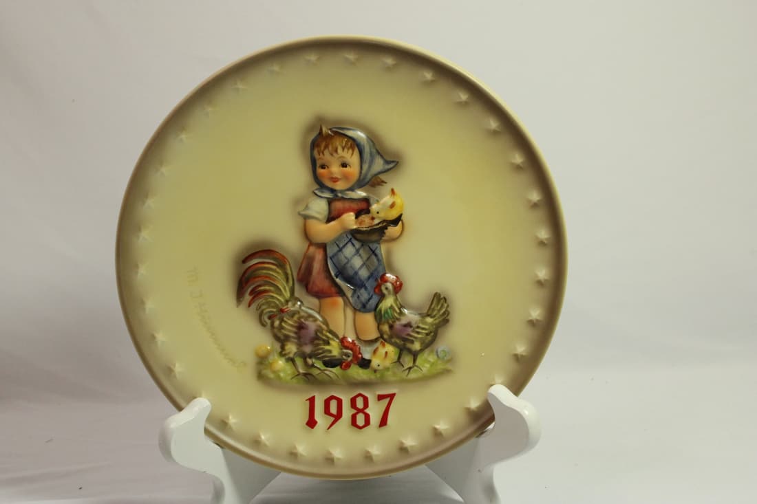 1987 Hummel Collector Plate (1 of 2)