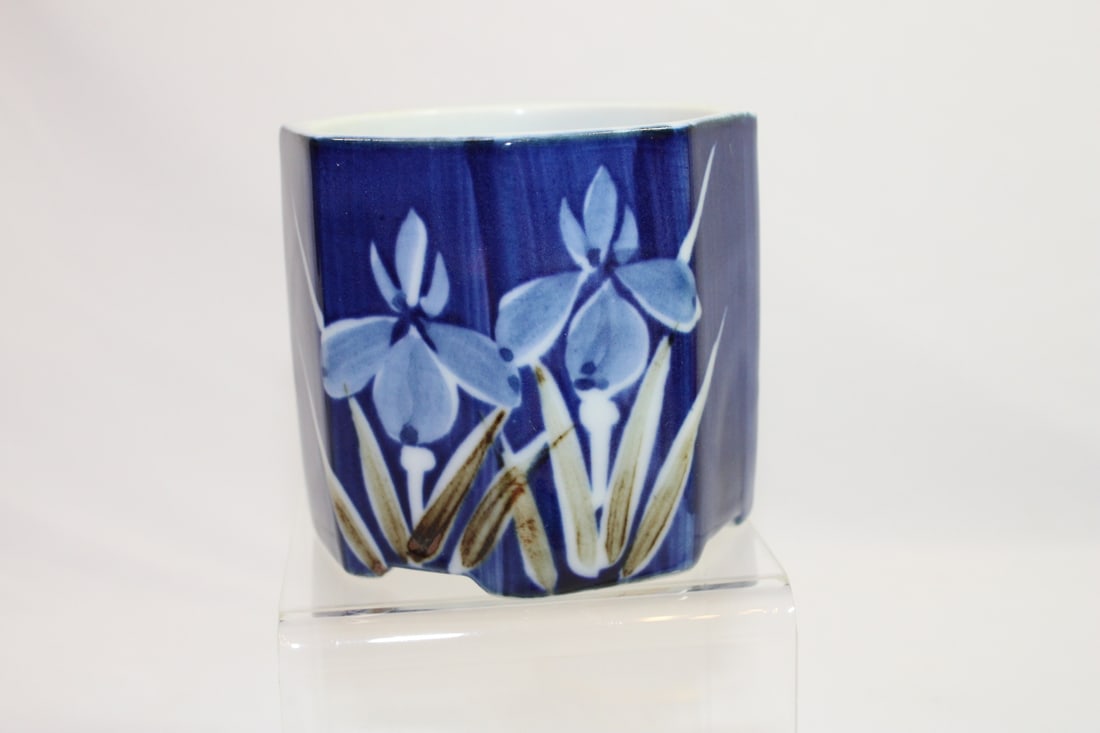 Chinese Porcelain Brushpot (1 of 6)