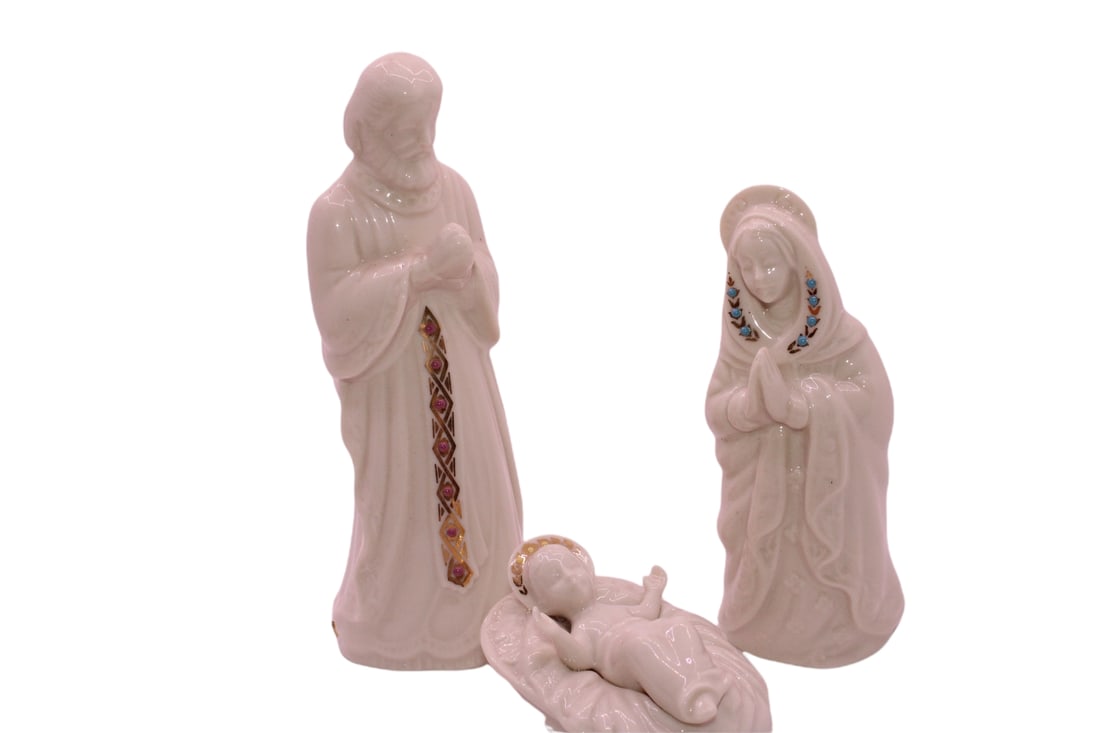 A 3 Piece Lenox Nativity Set (1 of 9)