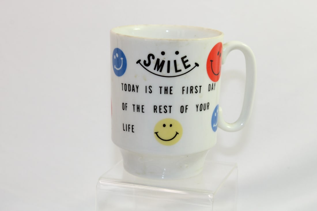 Happy Thoughts Mug: marked Japan - 3 1/2" tall - condition as shown